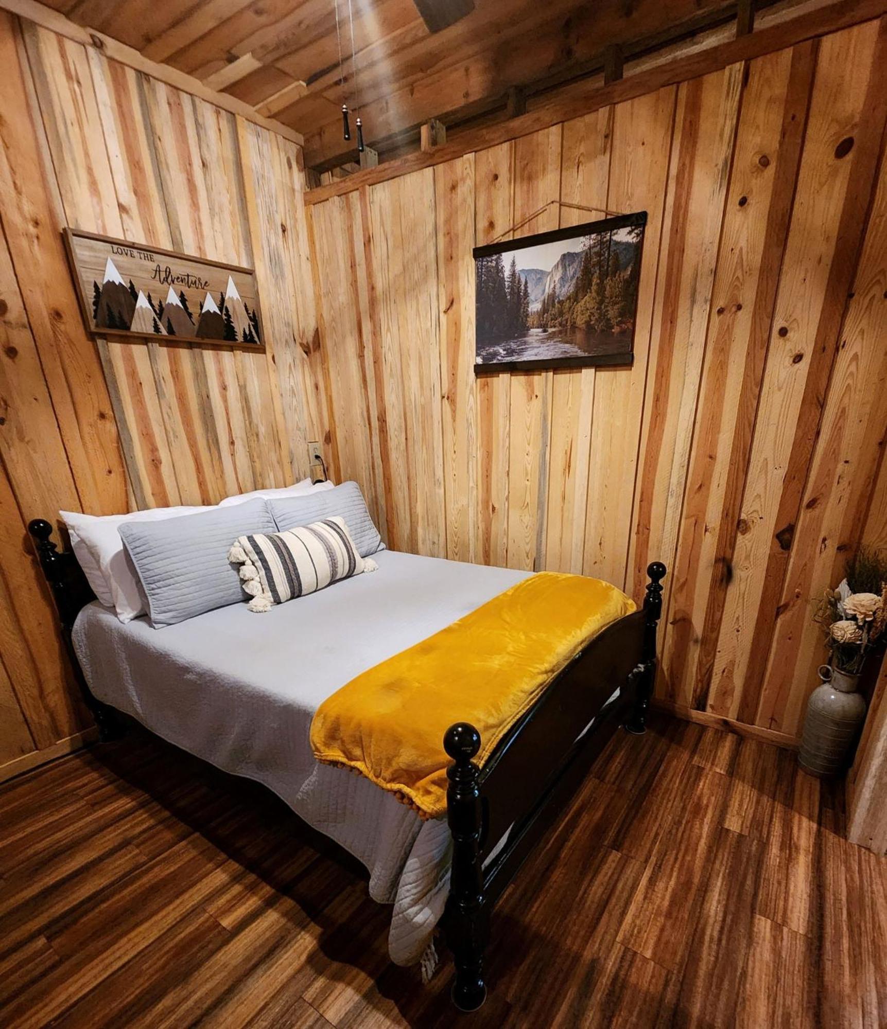 Unique Country Cabin Meets Farmhouse Modern!!! Mena Bagian luar foto